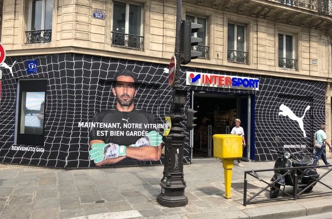 28e3 intersport et sa devanture rue rivoli